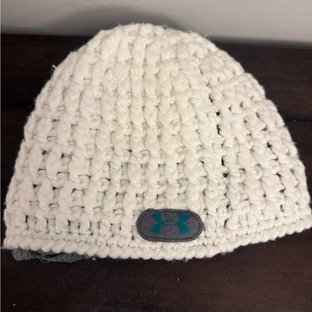 Under Armour Youth White Chunky Knit Beanie Winter Hat